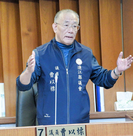 　議員曹以標進行質詢。（圖／文：曹重偉）