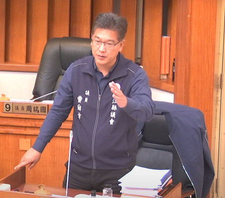 　議員曹爾章進行質詢。（圖／文：曹重偉）