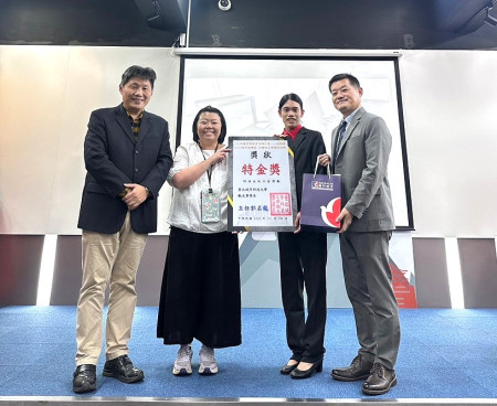 城市科大觀光系辦理航空廣播詞競賽,來自馬祖高中鄭臣宏同學台風、服儀俱佳,以極高水準拿到首獎並獲得台北-澳門來回機票。(圖:馬祖高中)