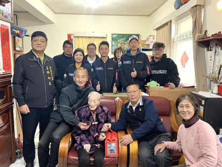 后澳村陳嬌嬌老太太12日歡度95歲生日,公所及代表會前往祝壽。(圖:北竿鄉公所)