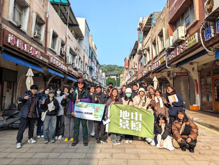深化村落扎根與地方連結,社區營造中心今年與中原大學「社會設計與地方創生」課程合作,推動「島嶼散步-社區地圖」。(圖:文化處社造中心)