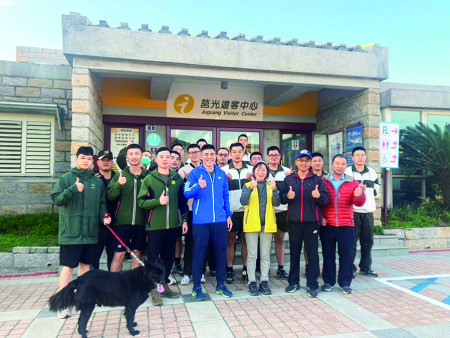 參訪後合影留念。
