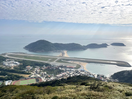 　馬管處舉辦北竿壁山迎晨曦，2025元旦日出時間為清晨6時48分。（圖：本報資料室）
