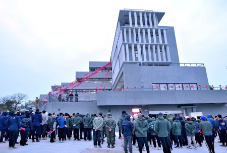 　東引114年元旦升旗典禮暨健行活動，上午7時在聯合辦公大樓下方廣場舉行。（圖：資料照片）