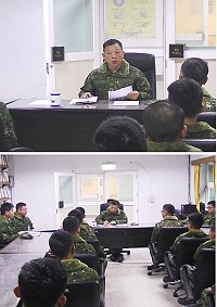 上圖:副參謀長勉勵官兵恪遵各項軍紀要求。下圖:副參謀長實施軍紀安全重點宣教(圖/文:林宗憲)