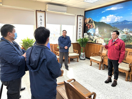 新年安全好禮!縣府114年1月1日起全額補助縣內各家戶安裝住警器,由縣長王忠銘以錄製影片方式,向鄉親宣佈這項好消息。(圖/文:曹重偉)