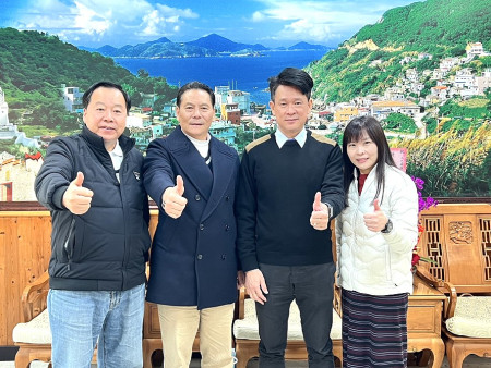 馬管處長黃勢芳調任阿里山風景區管理處長,14日拜會縣長、議長向他們辭行。(圖/文:馮紹夫)