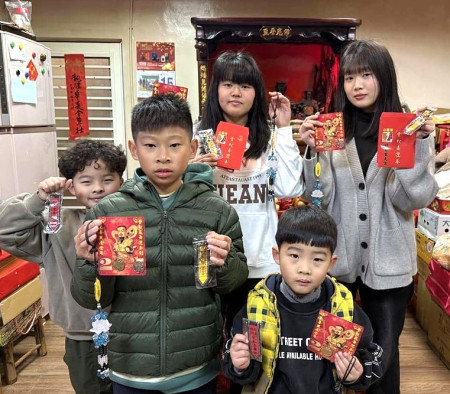 山隴境北極玄天宮1月22日(農曆12月23日)晚間7時舉辦「新春開燈祈福暨眾神尊圓堂」,邀請鄉親踴躍參與共沐神恩。(圖:山隴境北極玄天宮)