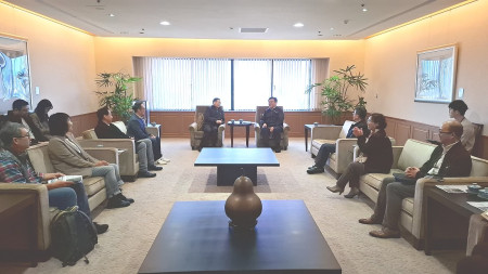 積極推動第三屆國際藝術島,縣長王忠銘、議長張永江、文化總會秘書長李厚慶一行20日拜會台電董事長曾文生爭取支持。(圖:連江縣政府)