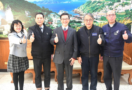 　連江地檢署新任檢察長林彥良拜訪縣府，希望多配合反詐、反貪、反賄宣導，受到縣長王忠銘，秘書長張龍德等熱情歡迎。（圖／文：曹重偉）