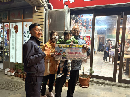 春節前夕,北竿警察所加強酒駕相關法令宣導及攔檢勤務。(圖:北竿警察所)