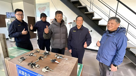 春節假期鄉親舉家外出,莒光警察所提供保管大門鑰匙服務。(圖/文:宋幸儒)