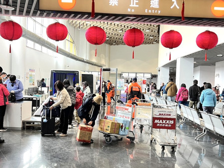 民眾搭乘小三通入出境務必檢查隨身行李,一名女性旅客1月30日因攜帶牛肉食品遭罰3萬元。(圖/文:馮紹夫)