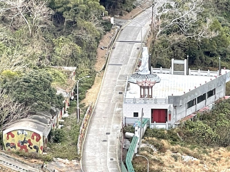 　楊公八使紀念園區附近狹窄路段配合道路改善進行拓寬。（圖／文：陳鵬雄）