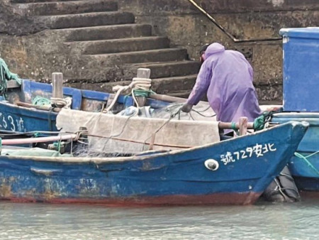 艾諾寫她媽媽每日辛勤勞動是為了讓她在大學課堂聽老師講經典文學。