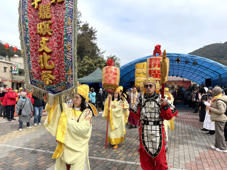 　海大馬祖校區元宵不缺席，十多位大二生支援各項慶典活動。（圖：海大馬祖校區）