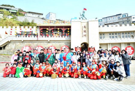 　東引鄉白馬尊王連續三天遶境祈福活動，16日舉行回宮遶境，軍民共譜熱鬧與精彩。（圖／文：陳其敏）