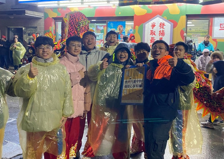 元宵「擺暝」熱鬧登場,消防局介壽分隊同步進行爆竹煙火消防安全宣導,保障活動期間安全無虞。(圖:連江縣消防局介壽分隊)