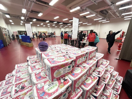 連江縣社區營養推廣中心22日下午在縣民樂活多功能體育館1樓舉辦「2025歐嗨遊、營養健康迎福來」闖關活動,現場氣氛熱烈。(圖/文:曹重偉)