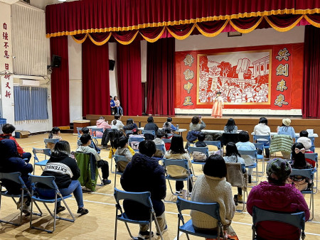 備戰校際歌唱比賽,中正國小26日下午舉辦了別開生面的校內歌唱選拔賽。低、中、高年級共18位小唱將齊聚一堂賣力開唱。(圖/文:曹重偉)