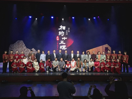 兩馬文化藝術交流活動盛大開幕,《相約十五暝》首場海外巡演馬尾登場。(圖:縣府)