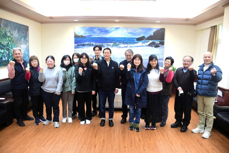 　縣府2月份迎來一波新血，縣長王忠銘、秘書長張龍德4日會見7位新進同仁，表達歡迎之意，鼓勵臨時人員積極準備年底離島特考。（圖／文：曹重偉）