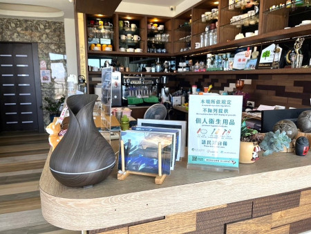 積極推動綠色旅遊與減碳生活,連江縣環資局近年在觀光業積極融入環保理念,鼓勵業者加入環保行列。(圖:連江縣環境資源局)