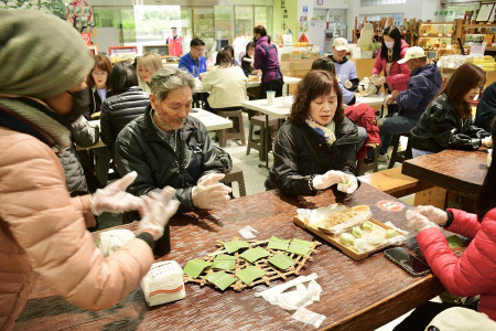 東引鄉公所、鄉民代表會一行人,6日在姐妹鄉三義鄉公所的安排下,繼續探訪雙潭休閒農業區、勝興車站、龍騰斷橋等景區。(圖/文:陳其敏)