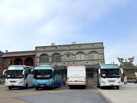 　近日遊客量開始增加，碼頭和重點景區已現觀光團客。（圖／文：陳鵬雄）