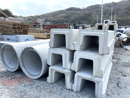 　地區營造業近年來大量引進小型預鑄建材構件，品質穩定又可縮短工期。（圖／文：陳鵬雄）