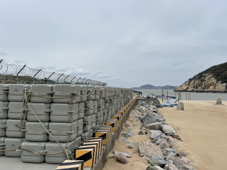 塘岐馬鼻灣浮排要升級為雙層,以提高使用安全性。(圖/文:陳鵬雄)