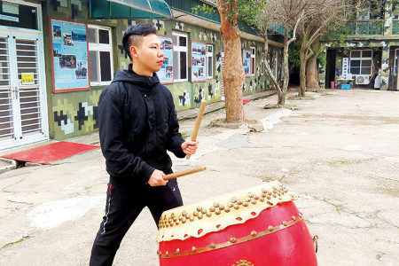 隊員彭下士個別練習。