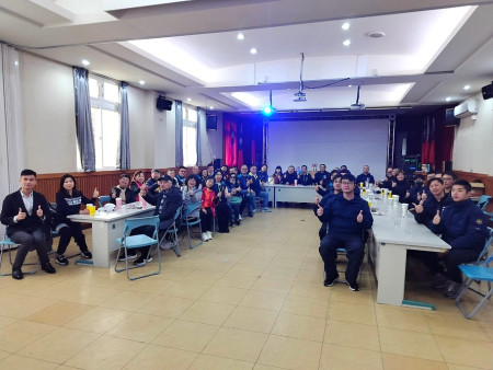 強化交流,新北市消防局長陳崇岳在新北市義消總隊長暨新北市議會議長蔣根煌陪同至消防局交流及參訪,期許兩地攜手共進、互助防災。(圖:消防局)