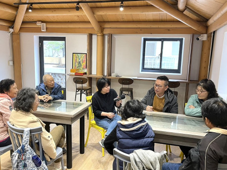 藝術家林羿綺在塘岐故事館舉辦「夢與故事採集工作坊」。(圖/文:陳鵬雄)