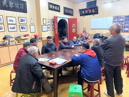 山隴境白馬尊王廟管理委員會完成第17屆委員改選,主委由王連欽連任,副主委為蕭欽國、陳美貴,常務監察人曹以樂。(圖:山隴白馬尊王廟管會)