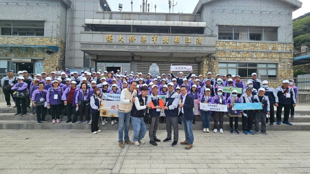 北竿鄉父母親節聯合大陸參訪活動,8日上午百餘位鄉親快樂出團。(圖:北竿鄉公所)