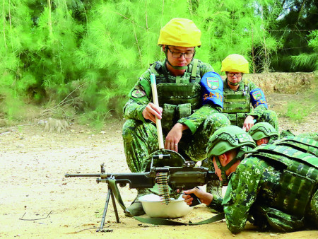 建制武器射擊訓練。