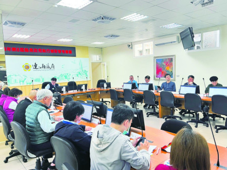 縣府16日召開縣長政見管考會議,政見達成率60%,逐步實現幸福馬祖藍圖。(圖/文:馮紹夫)
