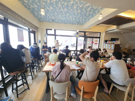 教育處在北竿舉辦「解鎖青年家庭的摩斯密碼」活動,吸引不少在地青年參加。(圖:縣府教育處)