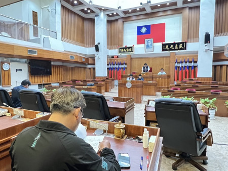 連江縣議會舉行程序委員會,經出席議員同意後,排定5月5日到5月7日召開縣議會第8屆第5次臨時會。(圖/文:馮紹夫)