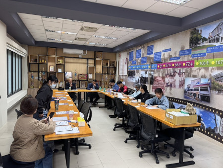 　仁愛國小團隊齊心協力推動雙語教學，營造雙語使用環境。（圖：仁愛國小）