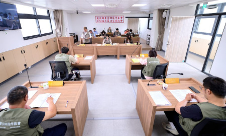 　東引鄉民代表會第12屆第5次定期大會開議，鄉長率各課室主管進行施政報告。（圖／文：陳其敏）