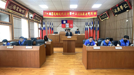 莒光鄉民代表會第12屆第5次定期大會開議,鄉長陳樂禮率各課室主管作施政報告。(圖/文:宋幸儒)