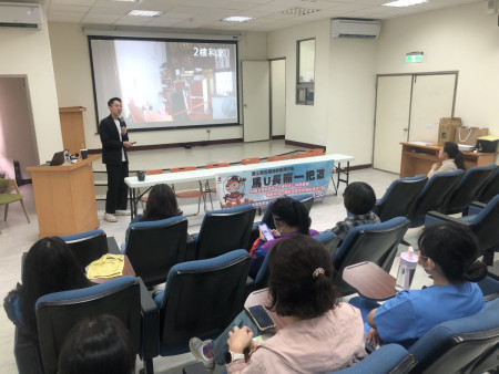 衛生局邀請行政院災害防救辦公室科長洪明全來到馬祖,為長照服務人員進行緊急應變及消防安全教育訓練,提升其災害應變知能。(圖:王致潔)