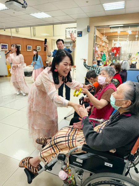 一代嘉人公益團體前往馬祖大同之家進行關懷慰問活動。(圖:大同之家)