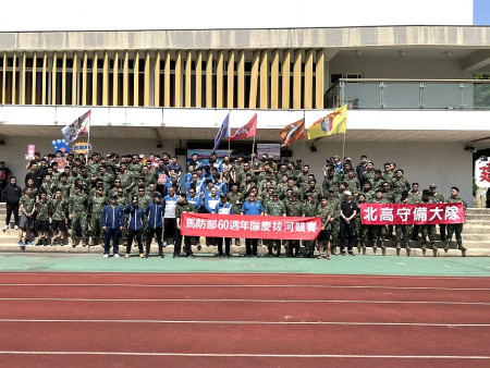 馬祖防衛指揮部慶祝成立60週年,6日起一連四日舉辦體育競賽活動,拔河比賽由北高守備大隊拔得頭籌。(圖:馬防部提供)