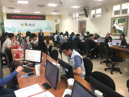 連江縣青年事務委員會9日召開114年第一次會議,縣長王忠銘表示,很高興與青年朋友面對面交換意見,勉勵青年迎向成功的同時不忘回饋這塊土地。(圖/文:王致潔)