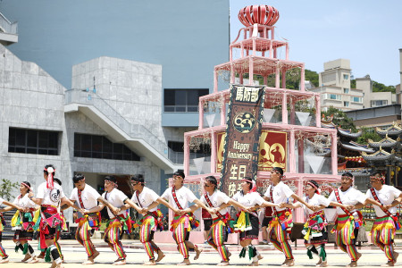 馬防部原住民族舞團為60年隊慶活動溫馨結尾。（圖／文：江奉軒）