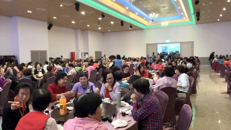 南竿鄉、北竿鄉母親節慶祝表揚大會,陳瑞金、林芝華、王鳳金獲選模範母親。(圖/文:馮紹夫)