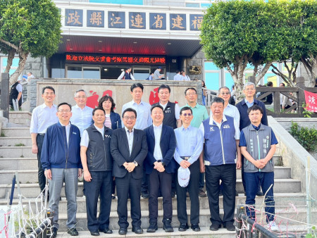 立院交通委員會14日由召委林國成、委員陳雪生組成考察團,委員陳玉珍以及交通部和各部會陪同與縣府召開座談會。(圖/文:馮紹夫)